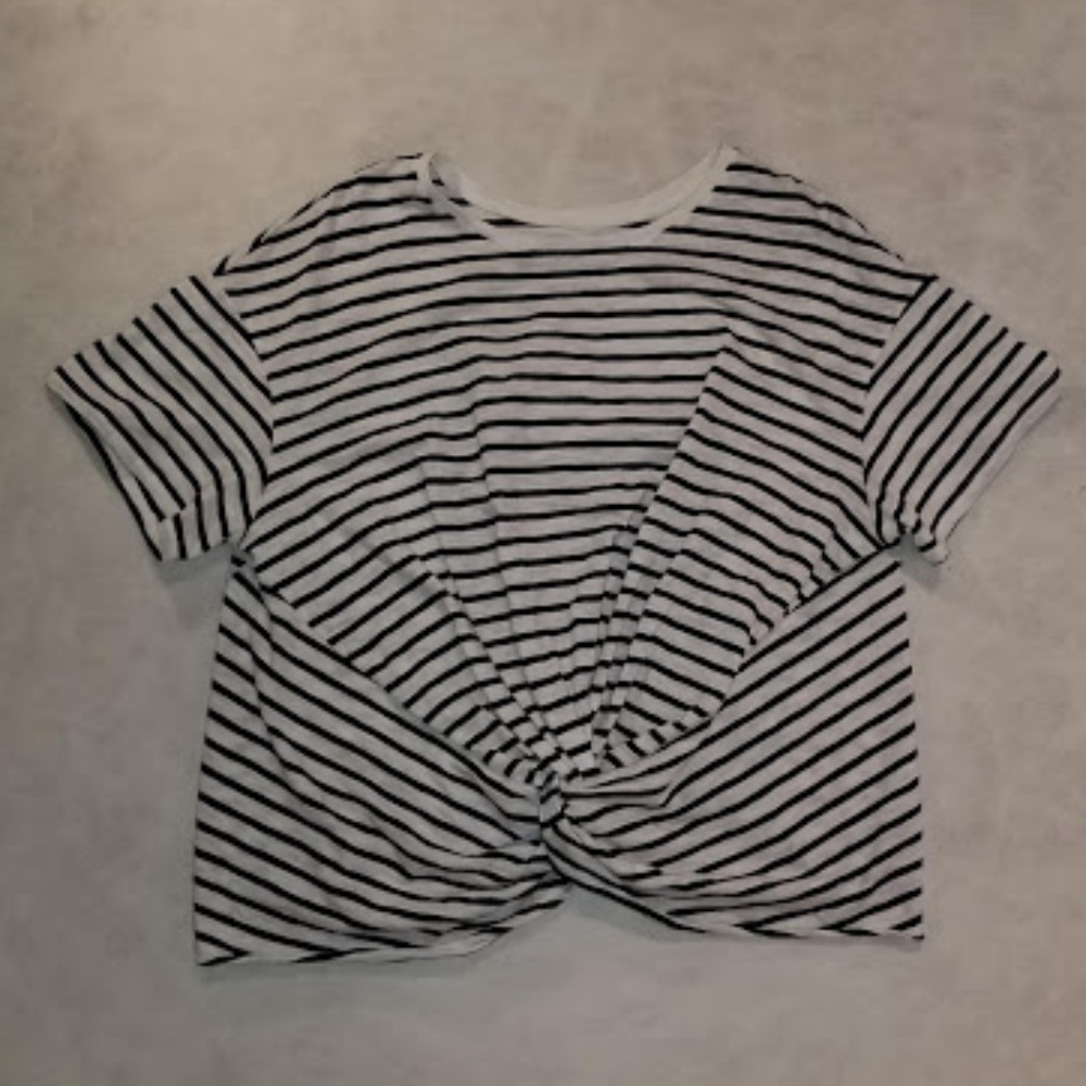 New -  a new day twist front t-shirt size 2X